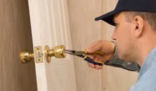 City Locksmith Services Southgate, MI 734-316-5174 - 6-Locks-Replace